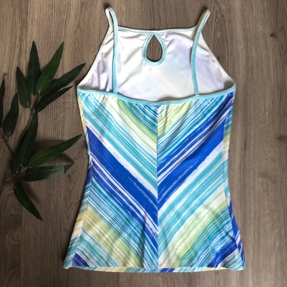 Via Moda Keyhole Cutout Tank - Picture 5 of 5